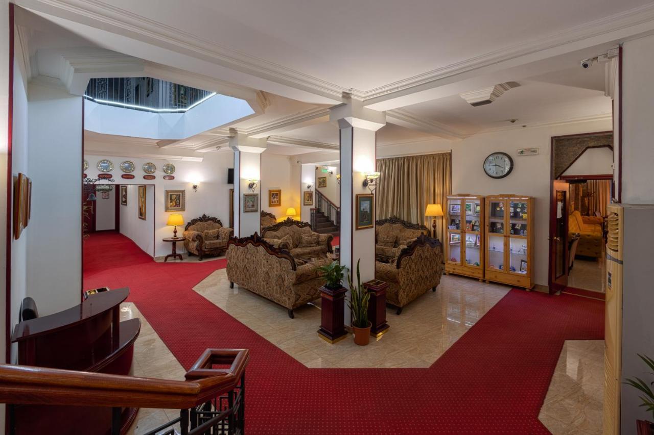 Garni Hotel Planeta Inn Novi Sad Exterior foto