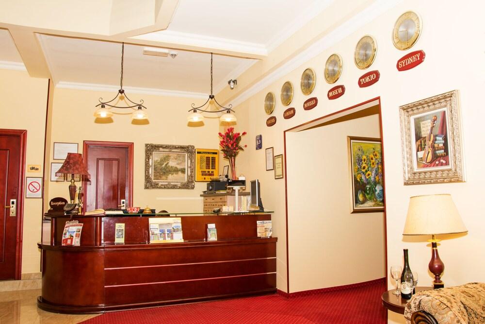 Garni Hotel Planeta Inn Novi Sad Exterior foto